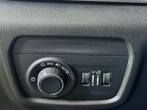 Used 2022 Jeep Grand Cherokee L Laredo image 17