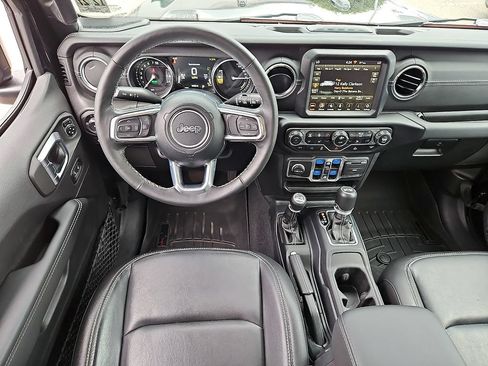 Used 2023 Jeep Wrangler Unlimited Sahara w/ Cold Weather Group AWD/4WD image 12