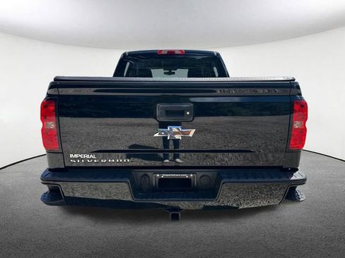 Used 2018 Chevrolet Silverado 1500 Custom w/ Custom Value Package AWD/4WD image 10