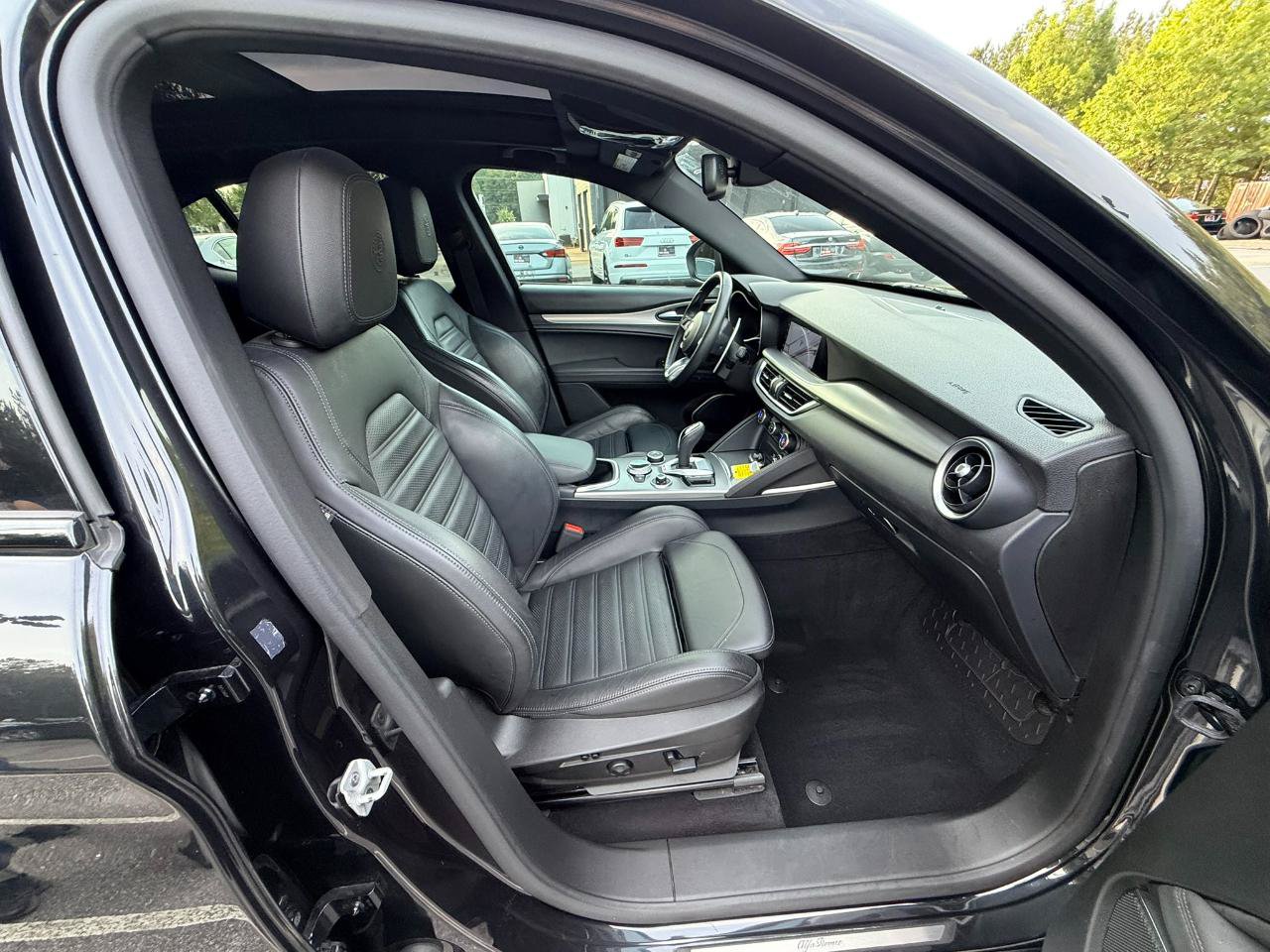 Used 2022 Alfa Romeo Stelvio Veloce AWD/4WD image 15