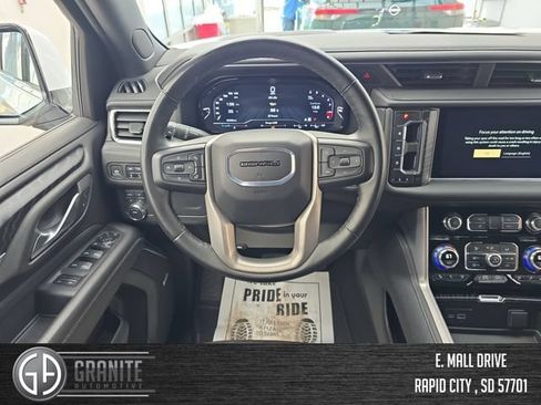 Used 2024 GMC Yukon XL Denali AWD/4WD image 13