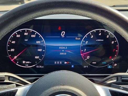 Used 2025 Mercedes-Benz C 300 Sedan image 23