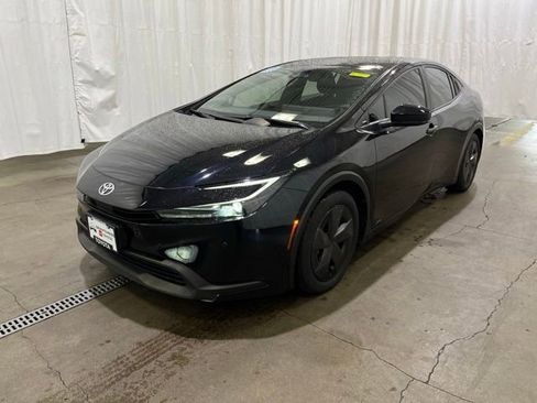 Used 2023 Toyota Prius LE AWD/4WD image 8