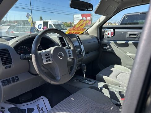 Used 2020 Nissan Frontier SV w/ Midnight Edition Floor Mats image 13