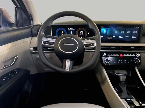 Used 2026 Hyundai Tucson SEL FWD image 5