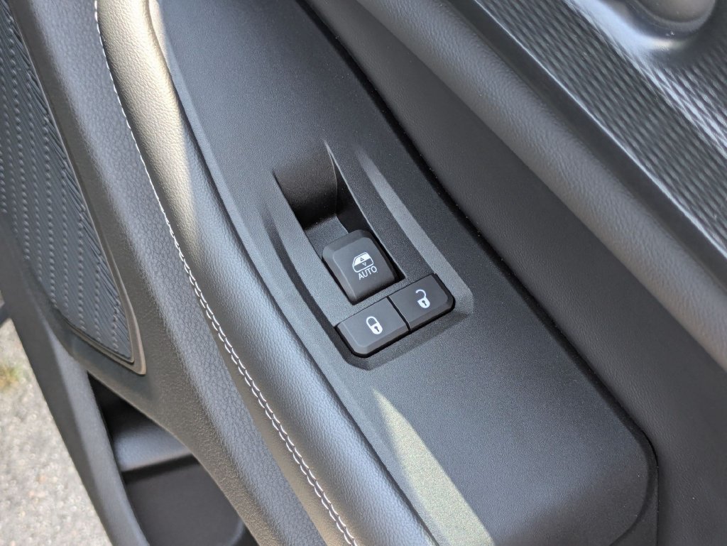 Used 2023 Jeep Grand Cherokee Altitude RWD image 35