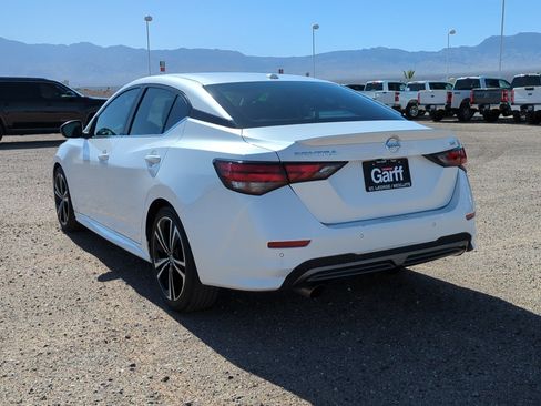 Used 2021 Nissan Sentra SR w/ SR Premium Package FWD image 5