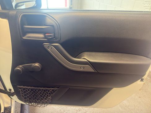 Used 2018 Jeep Wrangler Sport image 21