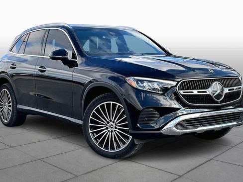 Used 2025 Mercedes-Benz GLC 300 image 2
