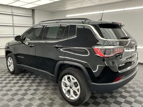 Used 2025 Jeep Compass Latitude image 18