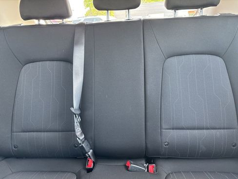 Used 2020 Hyundai Venue SE FWD image 13
