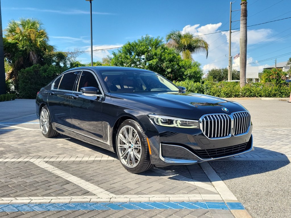 Used 2022 BMW 740i w/ Premium Package RWD image 7