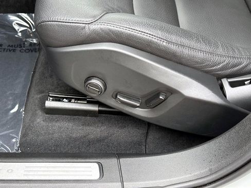 Certified 2025 Volvo XC60 B5 Plus image 20