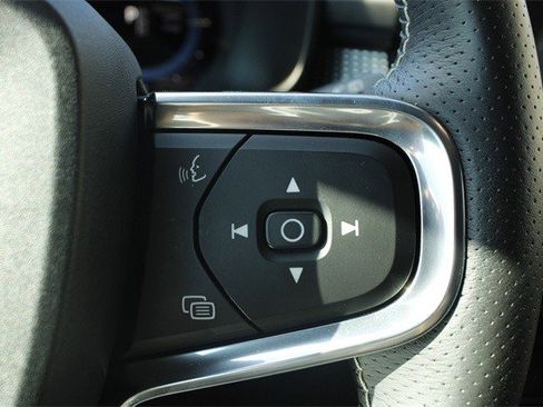 Used 2021 Volvo XC40 P8 Recharge w/ Advanced Package image 14