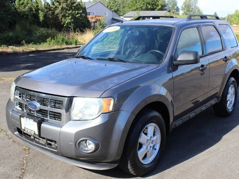 Used 2010 Ford Escape XLT FWD image 2