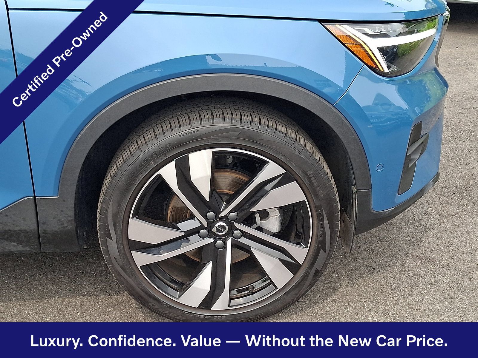 Certified 2023 Volvo XC40 B5 Plus w/ Climate Package AWD/4WD image 9