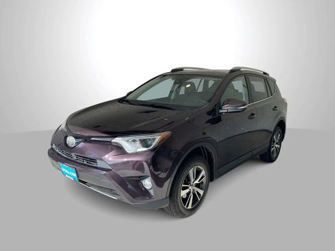 Used 2018 Toyota RAV4 XLE AWD/4WD image 1