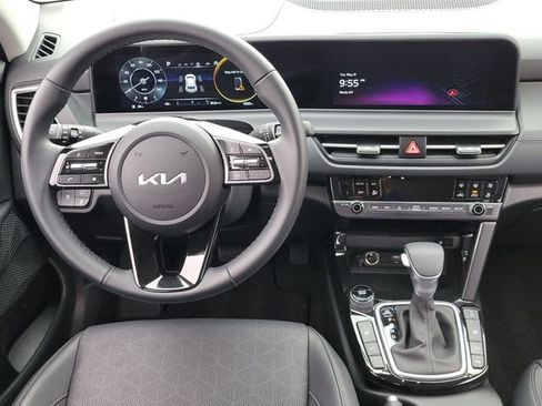 Used 2026 Kia Seltos EX AWD/4WD image 12