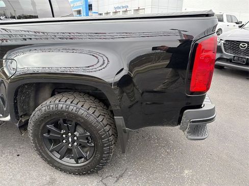 Used 2022 Chevrolet Colorado Z71 w/ Z71 Midnight Edition image 8