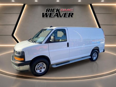 Used 2025 GMC Savana 2500 w/ Driver Convenience Package RWD image 2