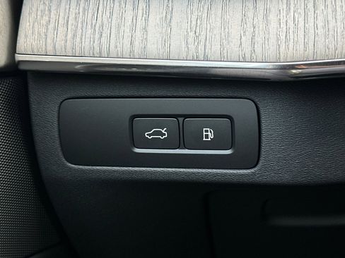 Certified 2025 Volvo XC90 T8 Ultra w/ Protection Package Premier image 32
