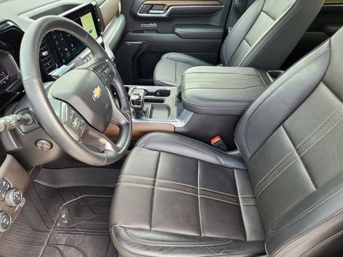Used 2024 Chevrolet Silverado 1500 High Country w/ High Country Premium Package AWD/4WD image 13