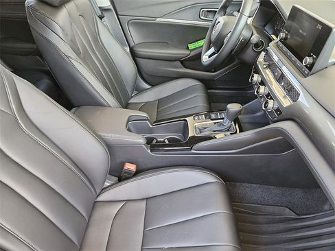 New 2025 Acura Integra image 14