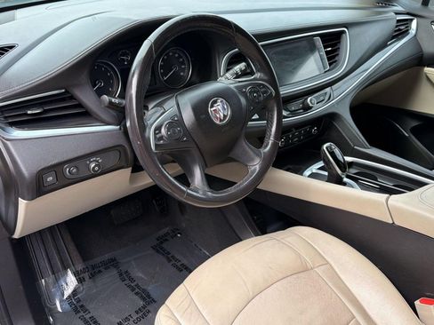 Used 2020 Buick Enclave Essence FWD image 4