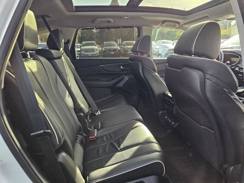 Used 2023 Acura MDX SH-AWD w/ Advance Package image 11