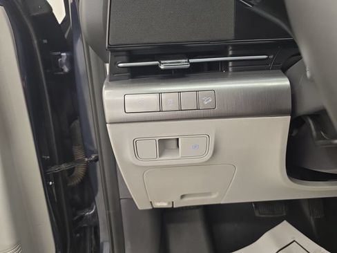 Used 2025 Hyundai Kona SEL AWD/4WD image 32