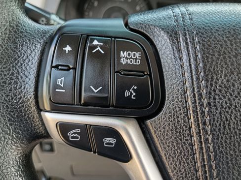 Used 2017 Toyota Sienna LE image 27