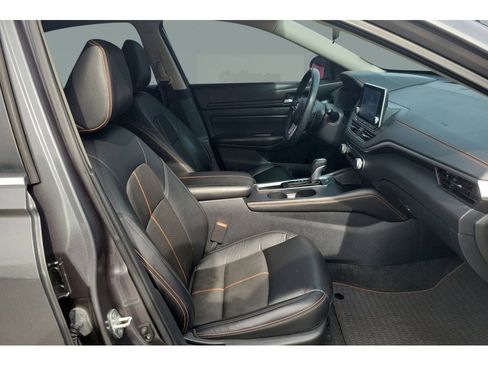Used 2021 Nissan Altima 2.5 SR FWD image 25