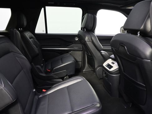 New 2025 Lincoln Navigator L Reserve w/ Jet Appearance Package image 18