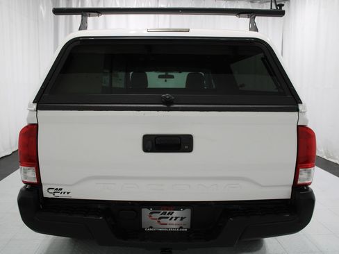 Used 2017 Toyota Tacoma SR RWD image 7