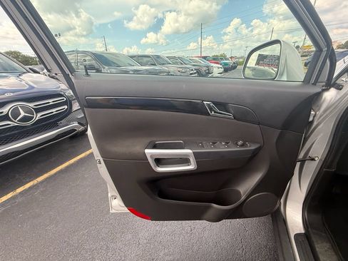Used 2014 Chevrolet Captiva Sport LS FWD image 11
