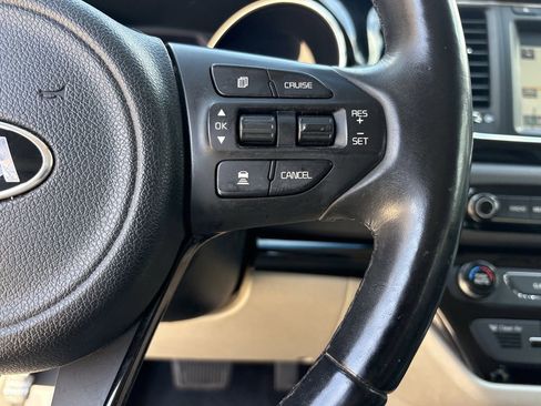 Used 2018 Kia Sedona SX FWD image 17