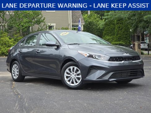 Used 2024 Kia Forte LX FWD image 1