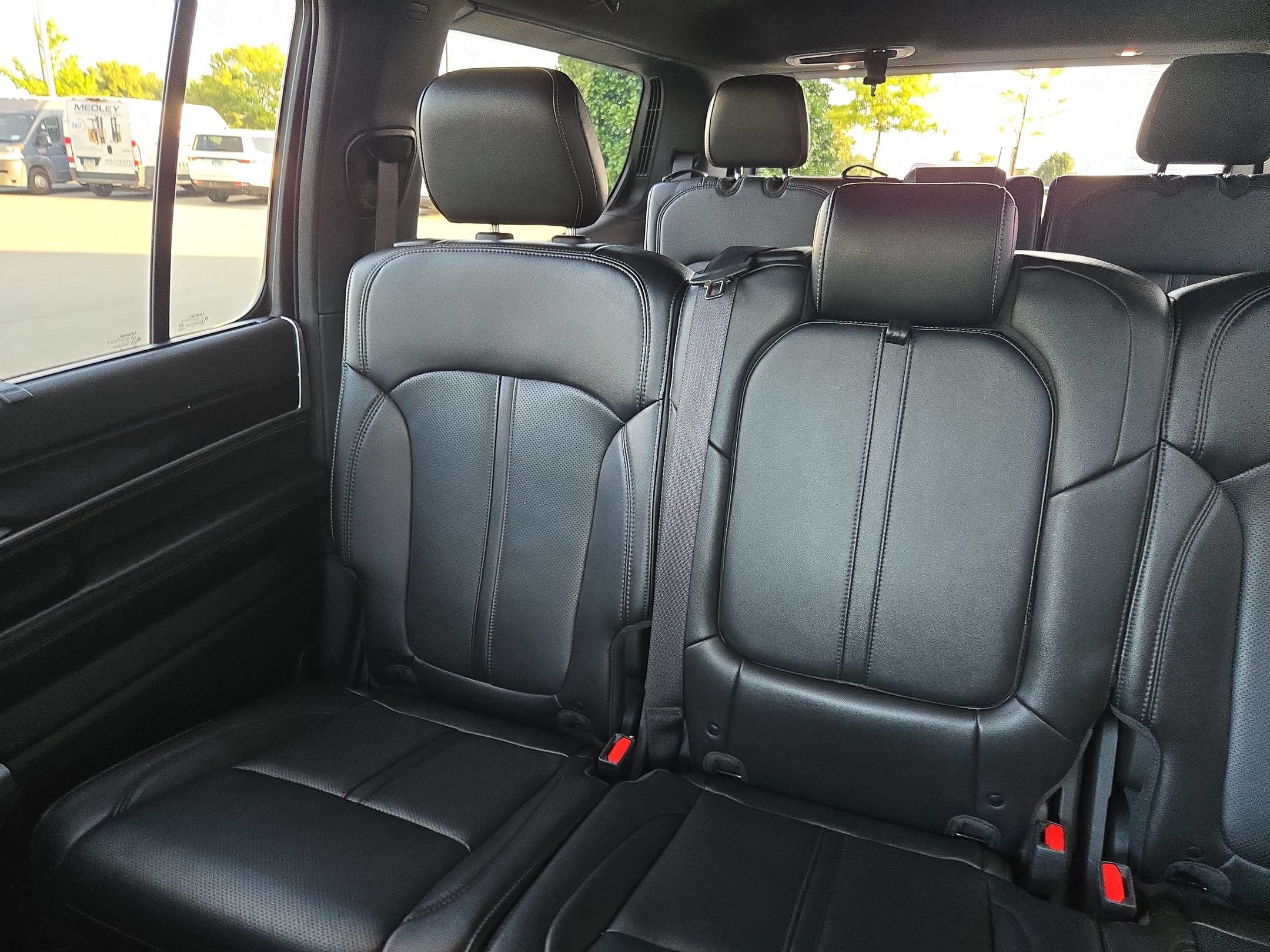 Used 2024 Jeep Wagoneer 4WD w/ Premium Group I image 12