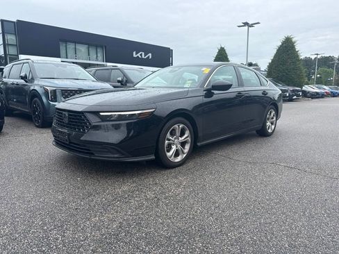 Used 2025 Honda Accord LX image 2