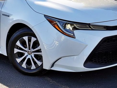 Used 2020 Toyota Corolla LE w/ Body Protection Package FWD image 4