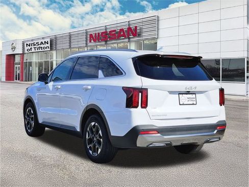 Used 2024 Kia Sorento S image 6