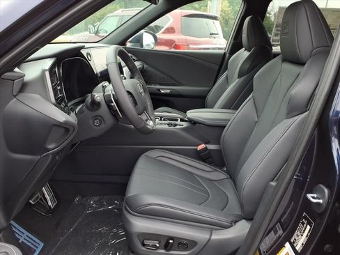New 2026 Lexus TX 500h AWD image 15