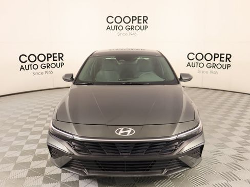 Used 2024 Hyundai Elantra SE FWD image 8