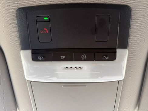 Used 2023 Nissan Pathfinder SL AWD/4WD image 19