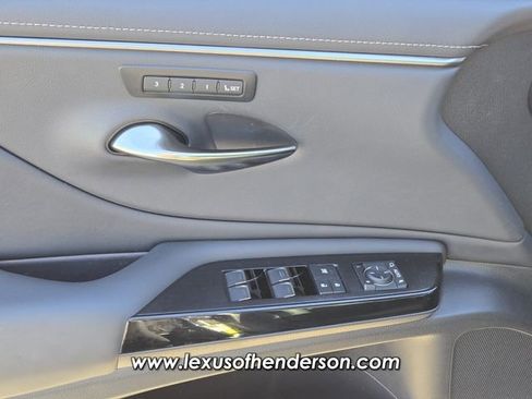 Certified 2025 Lexus ES 300h w/ Premium Package FWD image 22