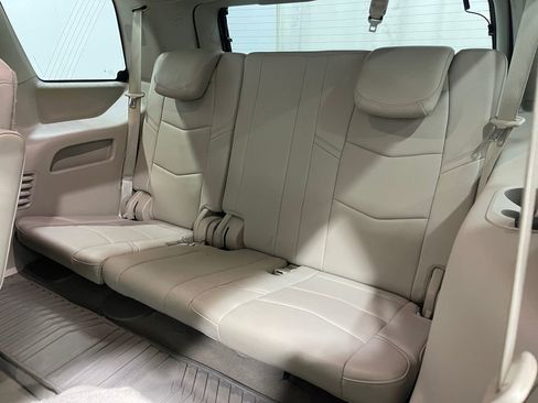 Used 2019 Cadillac Escalade Luxury image 33