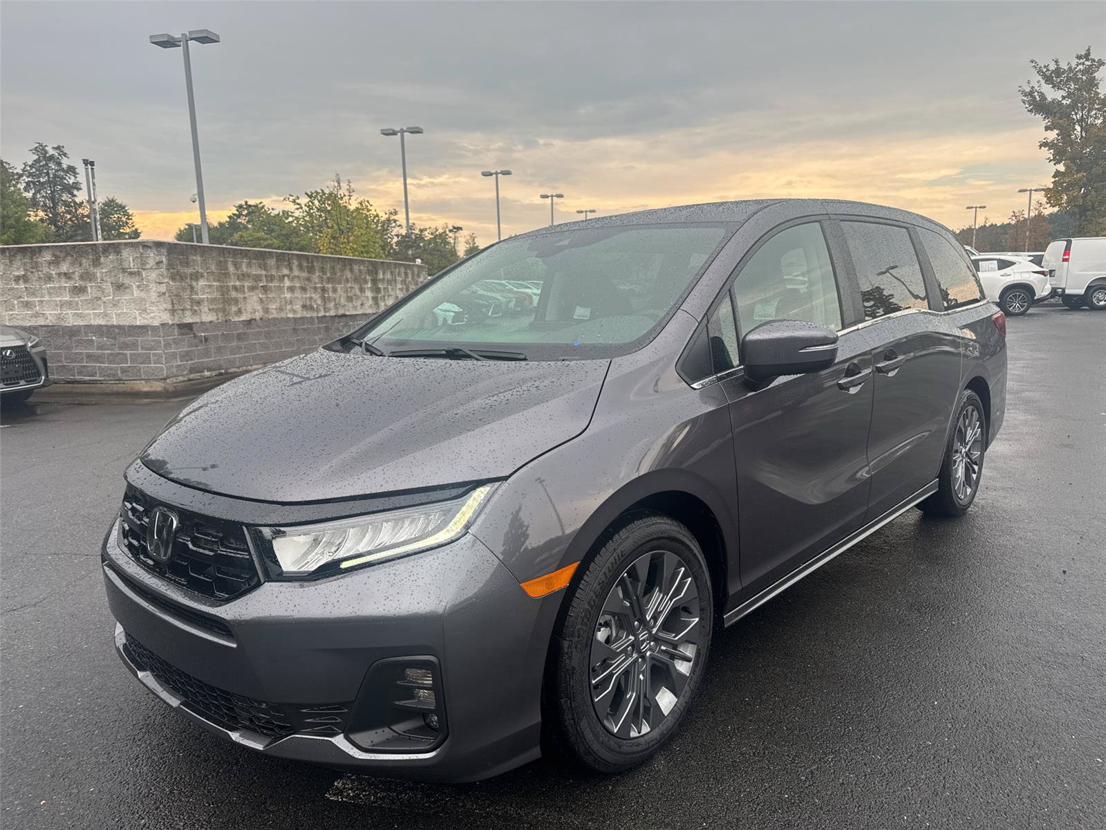 New 2027 Honda Odyssey Touring image 3