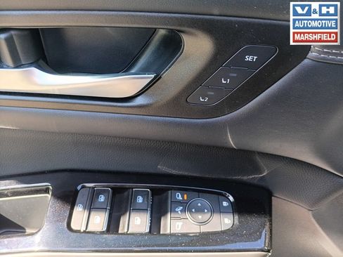 Used 2023 Nissan Pathfinder Platinum AWD/4WD image 15