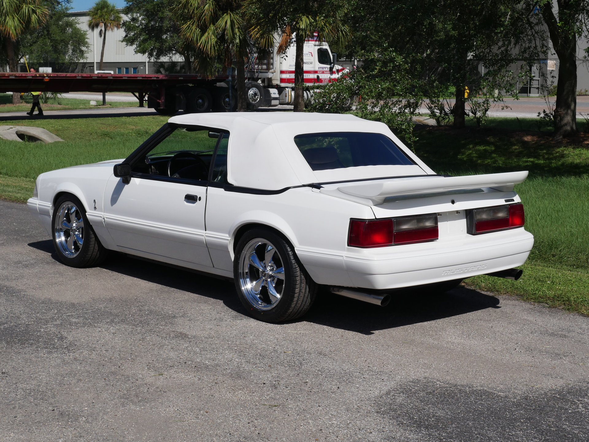Used 1993 Ford Mustang LX RWD image 16