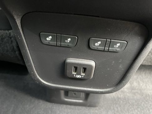 Used 2021 Chevrolet Equinox Premier image 31